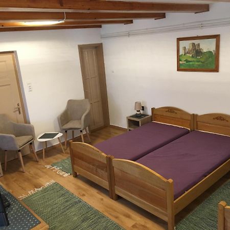 Devenyi Vendeghaz Apartment Csesznek Екстериор снимка