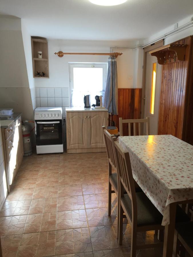 Devenyi Vendeghaz Apartment Csesznek Екстериор снимка