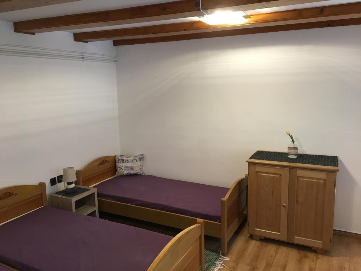 Devenyi Vendeghaz Apartment Csesznek Екстериор снимка
