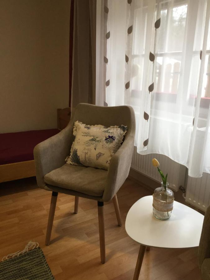 Devenyi Vendeghaz Apartment Csesznek Екстериор снимка