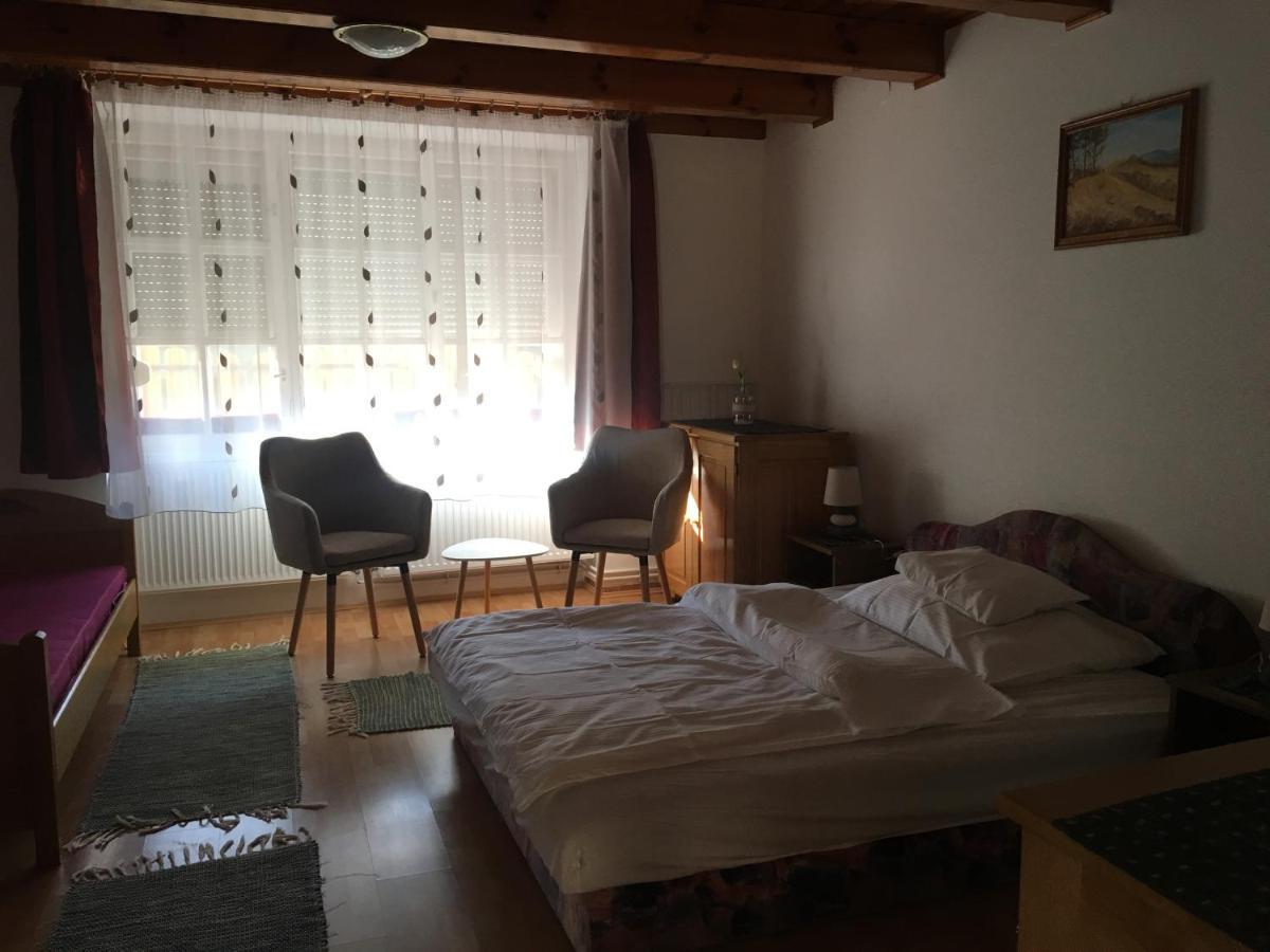 Devenyi Vendeghaz Apartment Csesznek Екстериор снимка