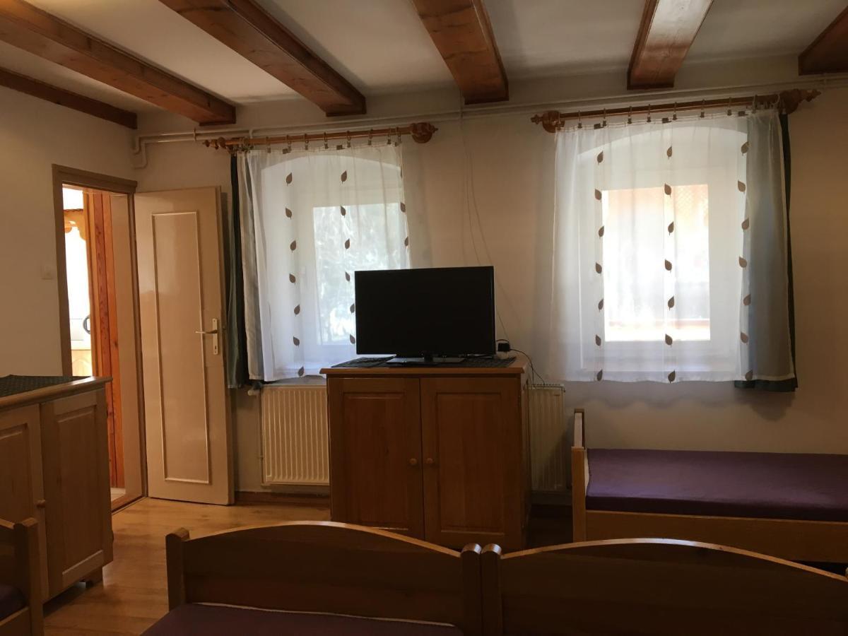 Devenyi Vendeghaz Apartment Csesznek Екстериор снимка