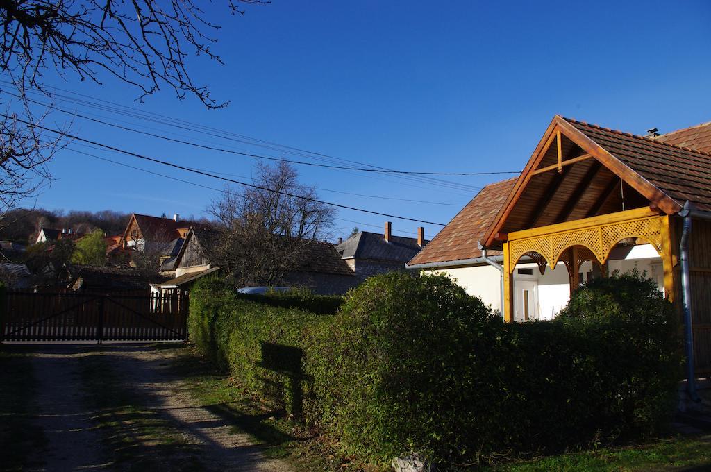 Devenyi Vendeghaz Apartment Csesznek Екстериор снимка